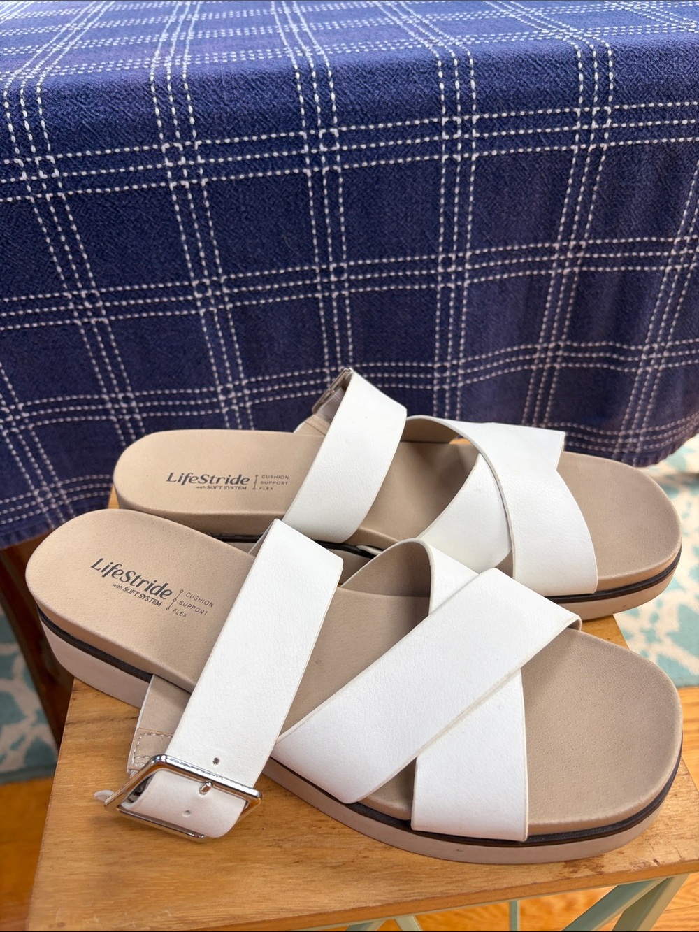 Life Stride White Crisscross Strap Slide Sandals with Buckle 9M